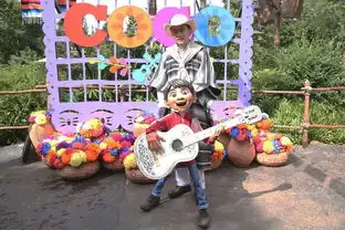 带着一只狗,一把琴,那个温暖全球观众的小男孩来上海迪士尼了