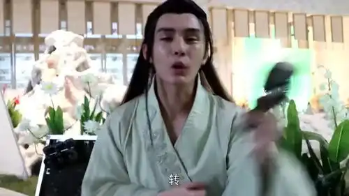 香蜜沉沉烬如霜花絮扑哧君吊威亚,被邓伦牵着转圈圈
