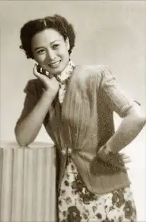 纪念越剧宗师尹桂芳百年诞辰图片展在沪开幕