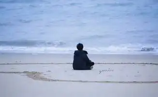 易烊千玺去厦门参加金鸡,还记得上次千玺去厦门的照片吗