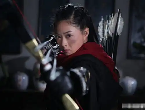 袒胸露乳,穿旗袍打鬼子,这些毁三观的操作,导演怕是个猪脑子吧
