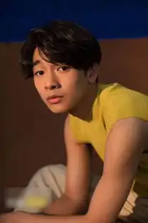 张宥浩曝最新大片新潮少年演绎摩登时尚
