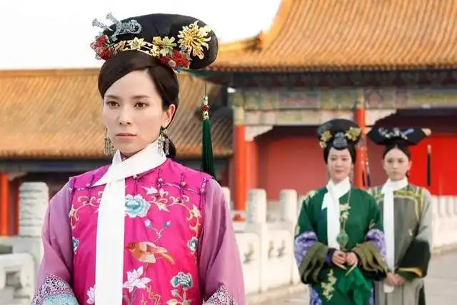 康熙第一次大封后宫,一后一贵妃七嫔个个不简单,有两位不知所踪
