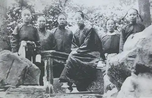 清朝末代皇帝都吃些什么揭开最后的皇帝溥仪的宫廷饮食
