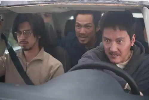 第2眼疯狂别车泼咖啡车主获刑路怒症自查表请查收