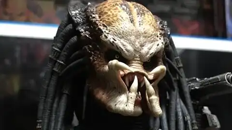 hottoys铁血战士系列鹰面铁血