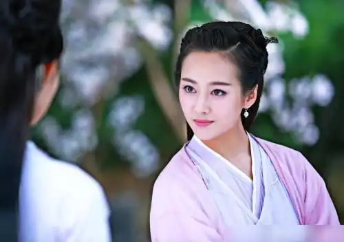 李纯王鸥的撞脸相似度,绝对高于王珞丹白百何
