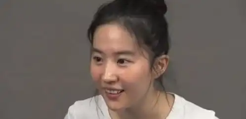 刘亦菲有多适合小龙女曾被金庸力邀出演,未公开剧照美若天仙
