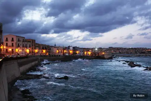 锡拉库萨西西里的美丽传说
