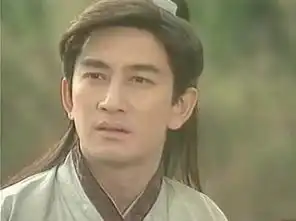 倚天屠龙记黎姿用力拥抱吴启华,有谁注意到吴启华的表情