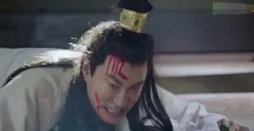 扶摇衣衫褴褛奄奄一息,看见无极脱口而出3个字,无极瞬间崩溃
