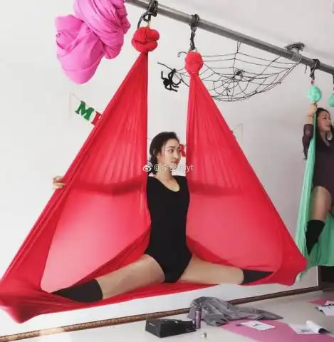 了解空中瑜伽,在空中瑜伽体验不同的生活乐趣