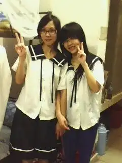 回首当年校服刚穿上晒晒你们的校服照片寻找与你穿过相同校服的人备注上学校