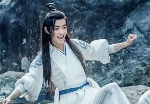 玉骨遥晒肖战古装剧照,孤高清冷的时影,与魏婴判若两人2
