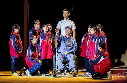 红色经典音乐剧闪闪的红星在遂宁市船山区开演
