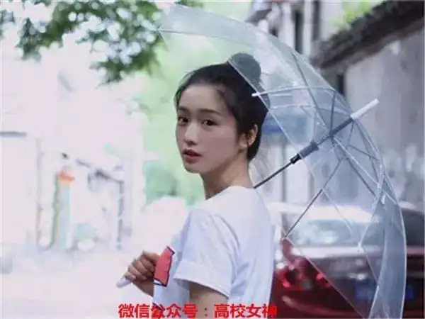 北电校花彭豆豆,清纯可爱,麻辣变形计成迪丽热巴闺蜜
