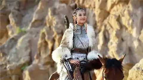 被郭靖抛弃后的华筝后来怎么样了