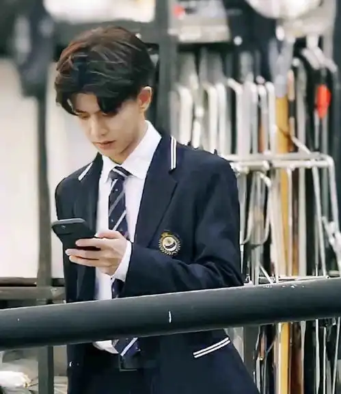 重案六组编剧指导,任嘉伦一人分饰四角,33岁杨颖演高中生勇气可嘉
