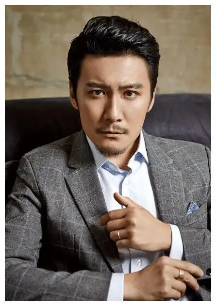 他娶了情深深雨蒙蒙第一美人,惹众男星羡慕,10年婚姻现状如何
