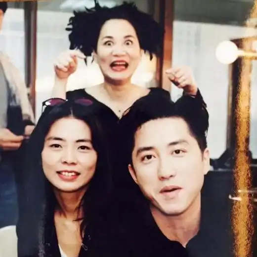 庾澄庆现任妻子步伊能静后尘哈林显赫家世成婚姻最大阻碍
