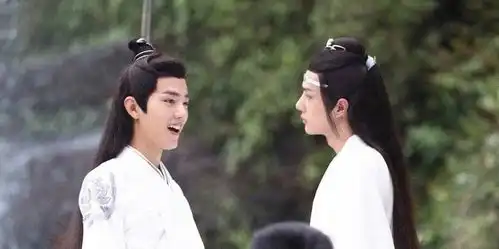 陈情令新路透,魏无羡狂撩蓝忘机,肖战白衣真好看