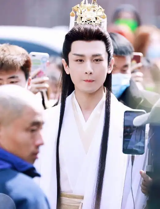 杨紫还是接了沉香如屑放出定妆照,放大看脸,粉丝开始嘲笑