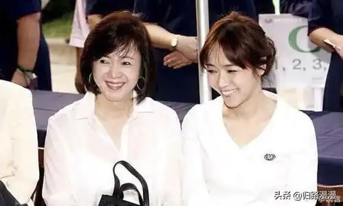 侯佩岑她不当仙女已经很久啦