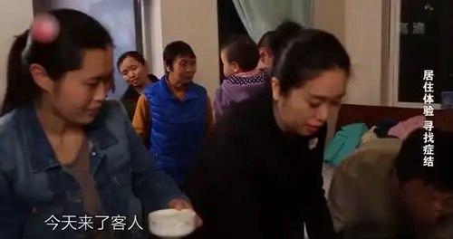 女婿蒙骗岳母卖房买新房,1家8口蜗居在50平小屋,1份薪水8人用