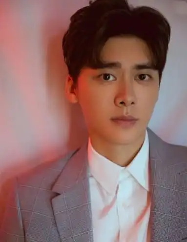 李易峰最新剧照暴瘦,为了拍戏真的太拼,粉丝们心疼坏了