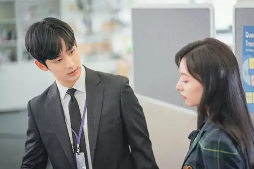 泪之女王幕后彩蛋金智媛原本很怕海仁,删减吻戏更高甜,朴成焄认对金秀贤心动
