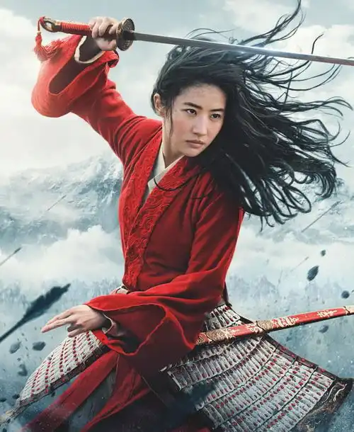 刘亦菲登封面,身穿一袭黑色纱裙,网友太期待花木兰了