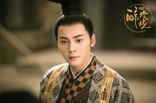 陈伟霆醉玲珑元凌戏里文韬武略,戏外还有另一副面孔