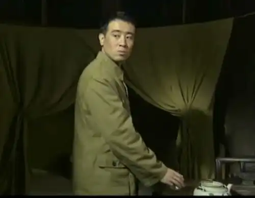 2021,靠脸一炮而红的明星塌了房,隐忍多年少年穷们熬出了头