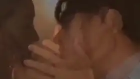 影视剧吻戏指南一河伯的新娘南柱赫x申世京楼梯吻韩剧吻戏
