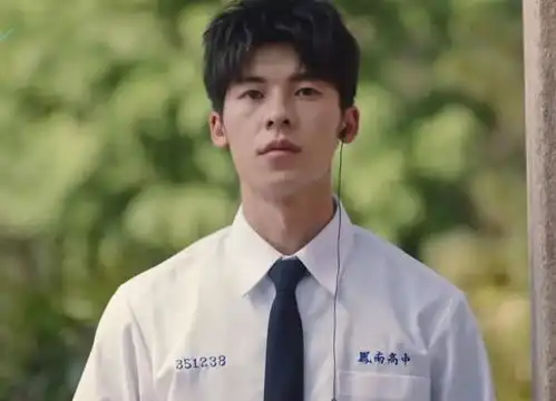 许光汉你的婚礼官宣女主是当红小花,贴脸拍合照也太甜鼾了