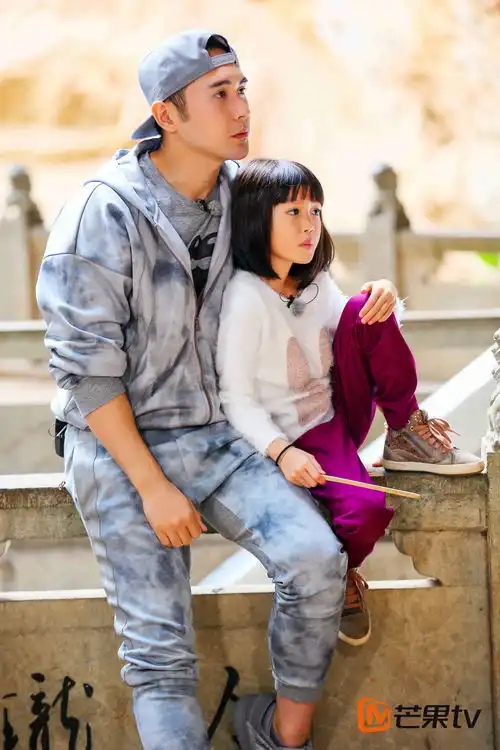 爸爸4未曝光剧照考拉超级粘张伦硕