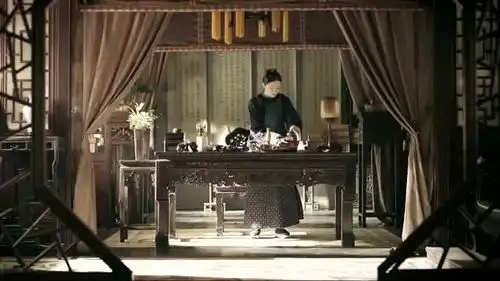 延禧攻略傅谦偷窥尔晴难道傅谦想绿掉傅恒太刺激了
