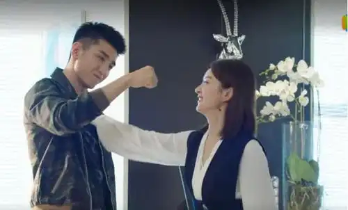 同是服装设计题材,为什么倾城时光比幸福触手可及好看

