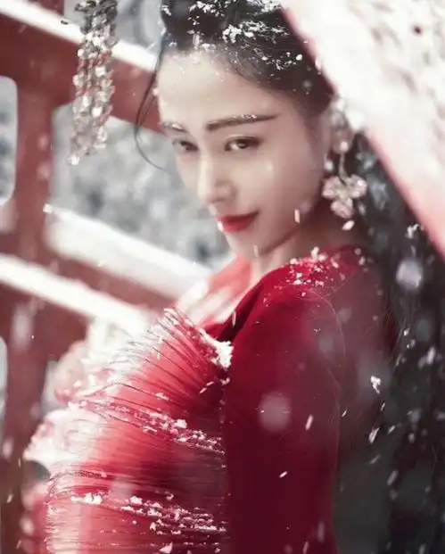 张天爱展现大唐盛世极乐之美
