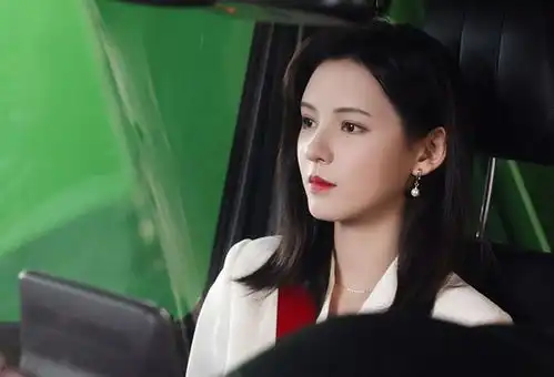 张予曦又一甜宠剧将播,男主现代装太惊艳,两人同框画面齁甜
