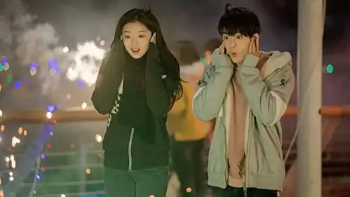 g社镜头下的孙千孙千,不仅是舞台上的焦点,更是时尚界的宠儿
