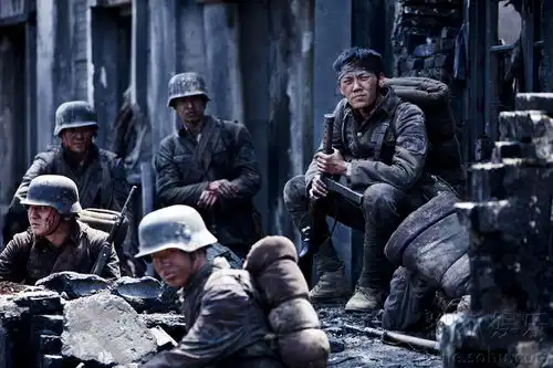 秦昊金陵十三钗剧照曝光伤兵造型成亮点
