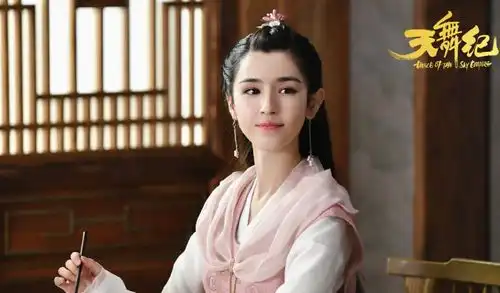 许凯古装校园剧官宣,女主长相小清新,阵容豪华让人期待