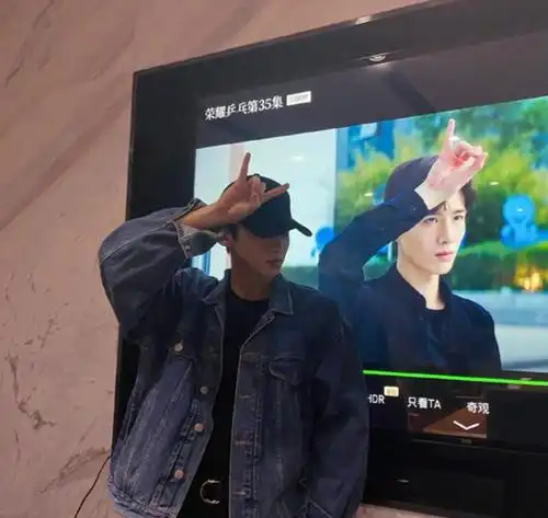 白敬亭再现端水技巧,发文告别两部电视剧
