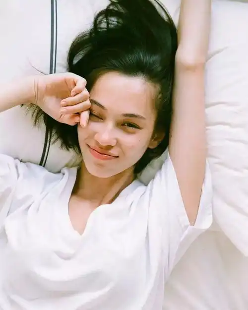 不想让悲伤逆流成河换个短发先