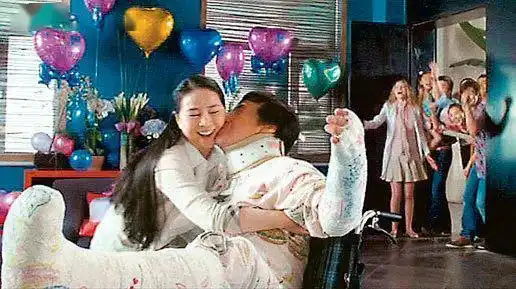 甘比被刘銮雄独宠,林凤娇获成龙体贴,她们终于赢了吗
