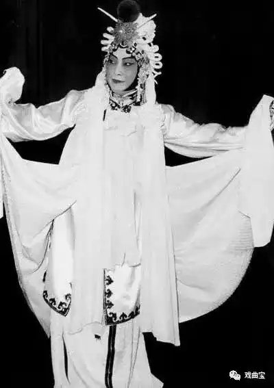 60年前,梅兰芳教学戏的泰州小姑娘,现在怎么样了