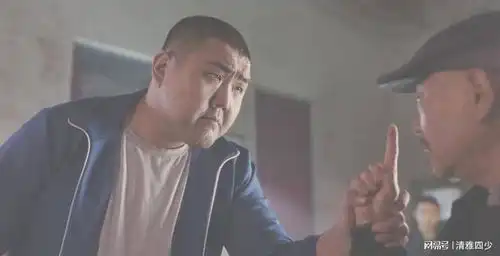 立功东北旧事只上映了三集,就被范伟的演技吸引