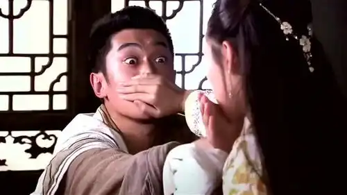 龙门镖局胡彦斌客串镖局,成卖油小贩,演技不错