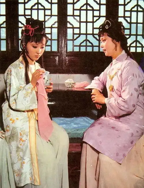 红楼梦中的美人新计
